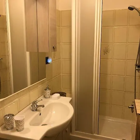 Menta & Rosmarino Guest House- Centro 斯培西亚